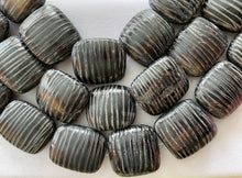 Horn Acob Square with Grooves