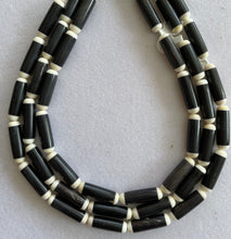 Bone & Horn Capsule Black & White