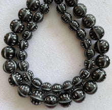 Horn Round Beads Vertical Grooves with Dots