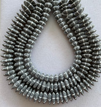 Horn Spiral Saucer Brush G/W